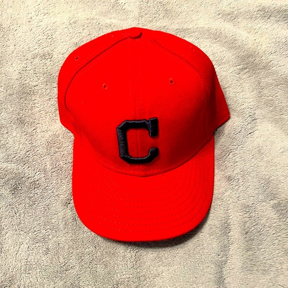 Fitted cap hat - Picture 1 of 3